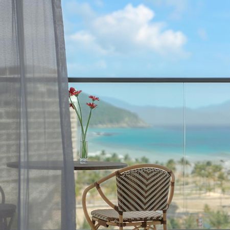 Aquamarine Beachfront Resort & Spa 깜라인 외부 사진