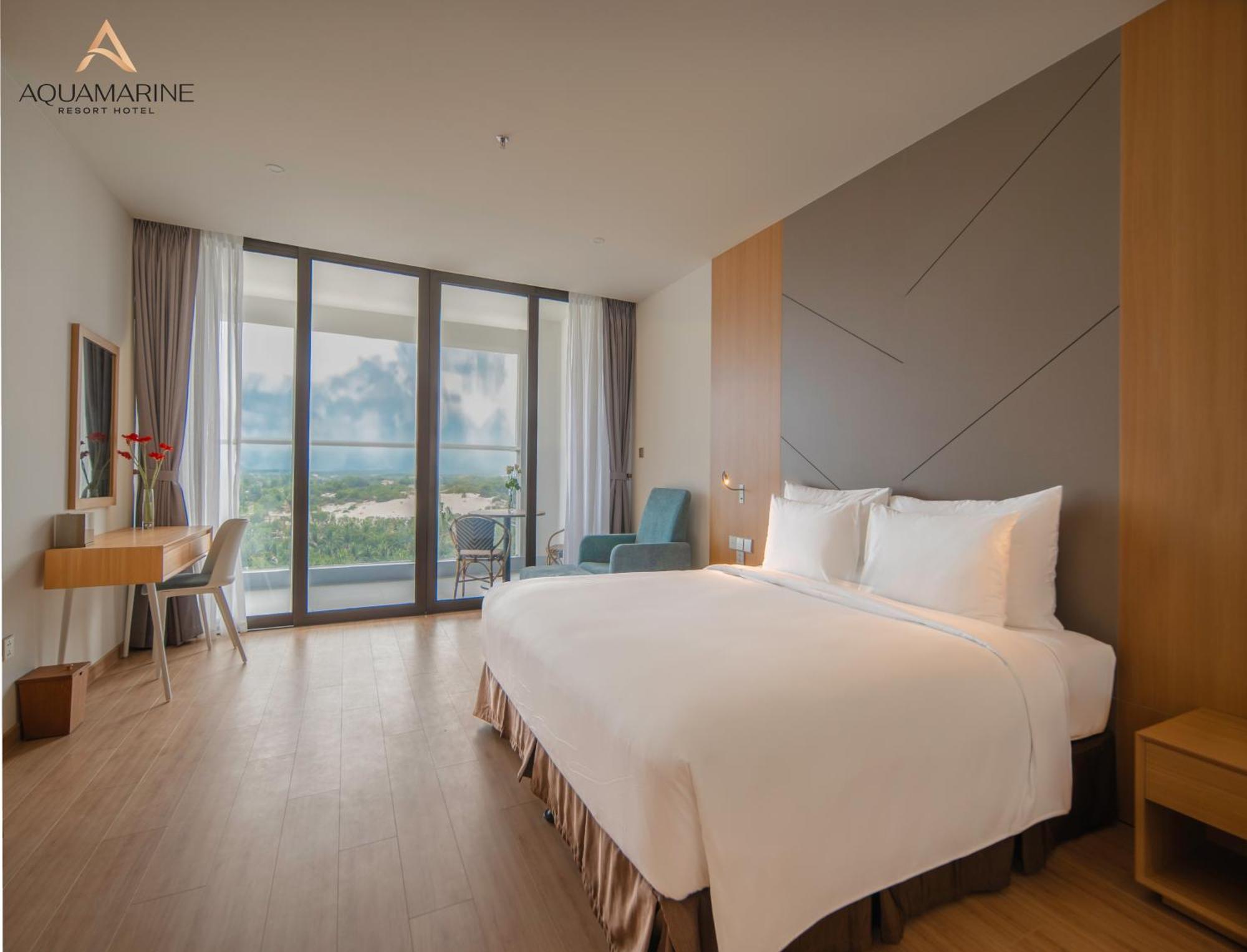 Aquamarine Beachfront Resort & Spa 깜라인 외부 사진