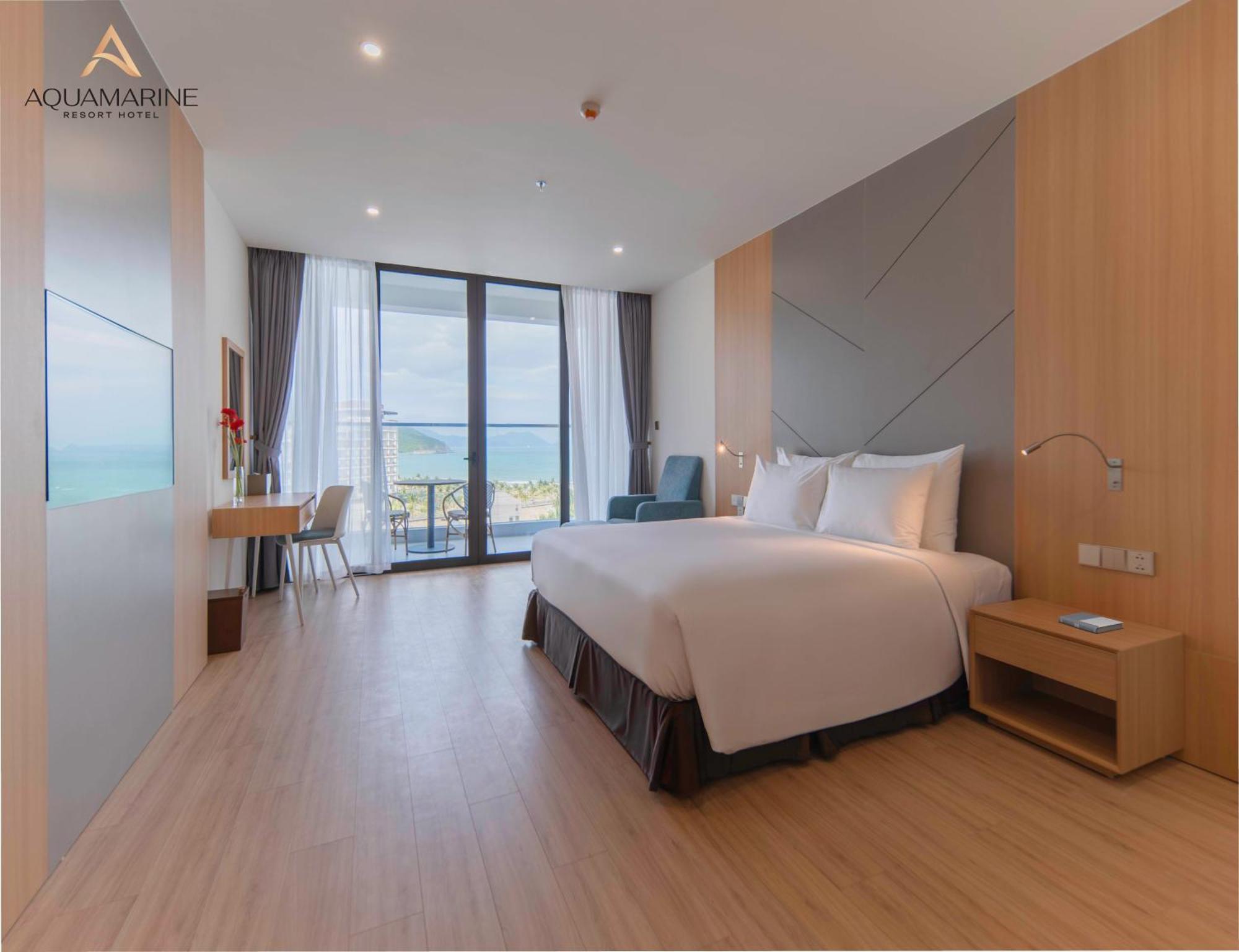 Aquamarine Beachfront Resort & Spa 깜라인 외부 사진