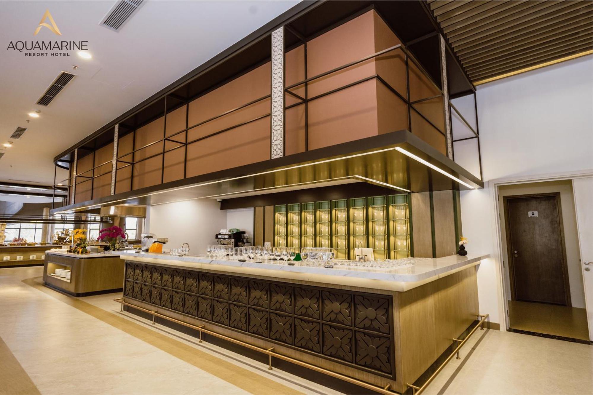 Aquamarine Beachfront Resort & Spa 깜라인 외부 사진