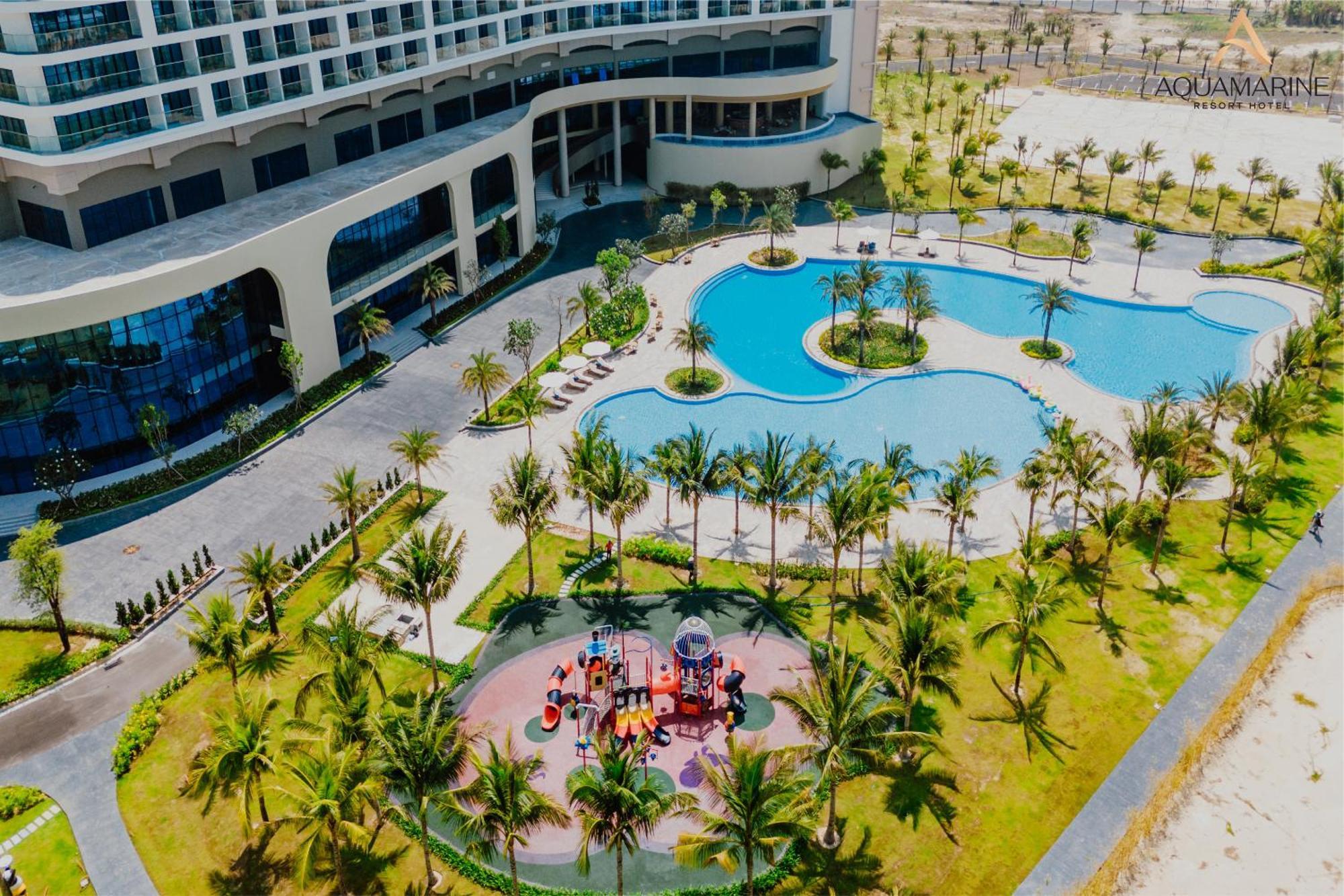 Aquamarine Beachfront Resort & Spa 깜라인 외부 사진