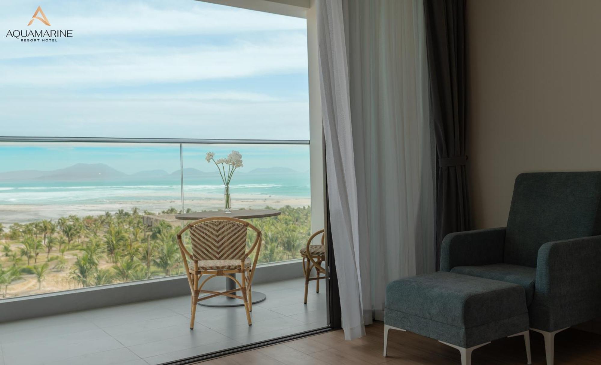 Aquamarine Beachfront Resort & Spa 깜라인 외부 사진