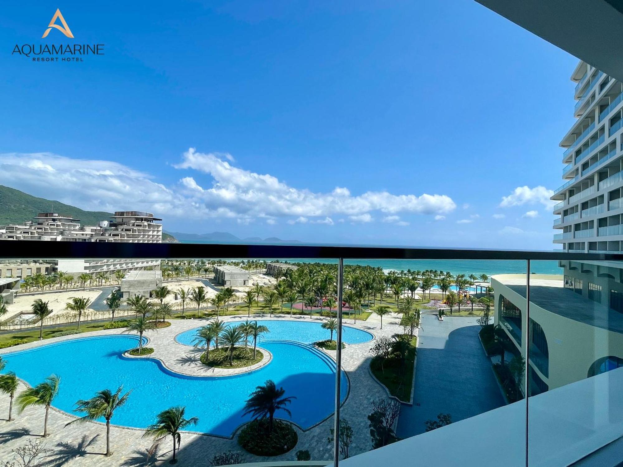 Aquamarine Beachfront Resort & Spa 깜라인 외부 사진