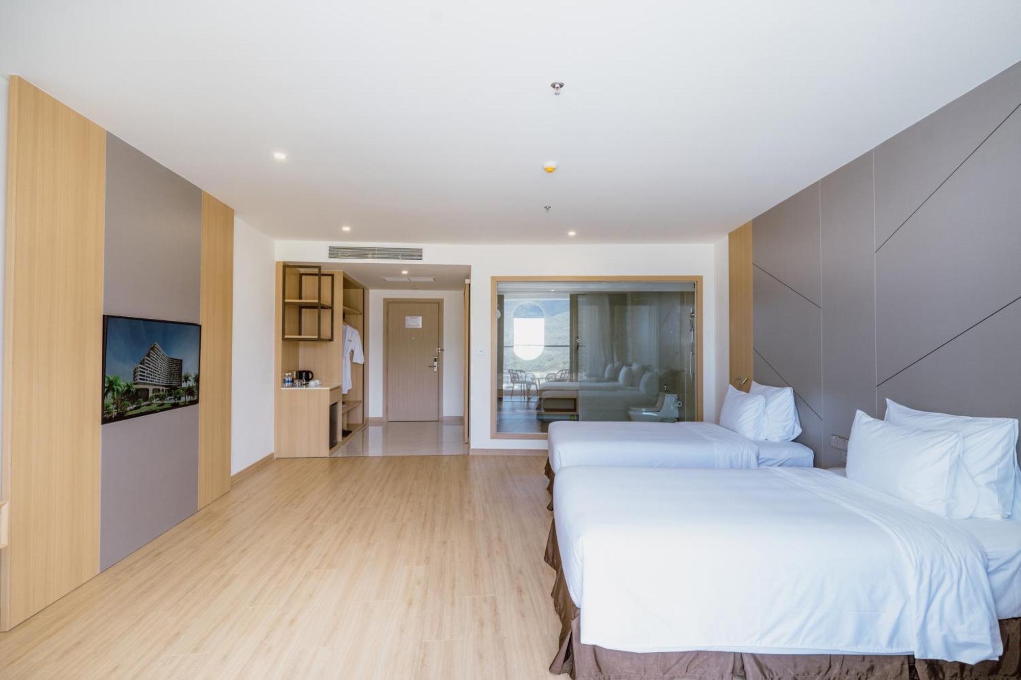Aquamarine Beachfront Resort & Spa 깜라인 외부 사진