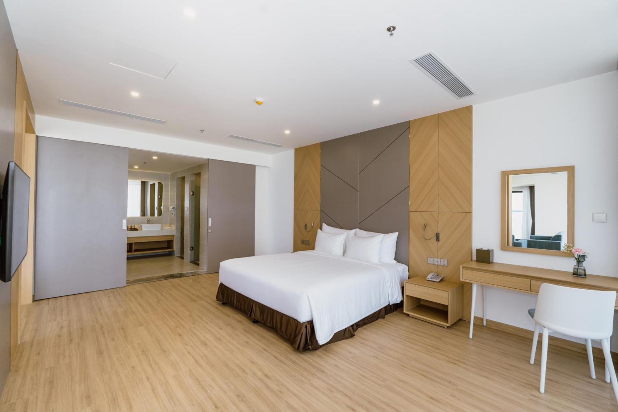 Aquamarine Beachfront Resort & Spa 깜라인 외부 사진
