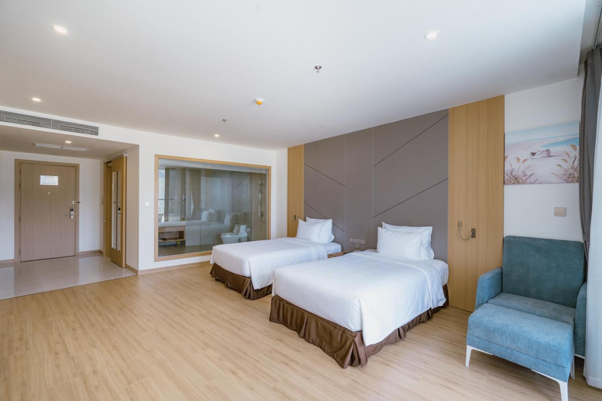 Aquamarine Beachfront Resort & Spa 깜라인 외부 사진